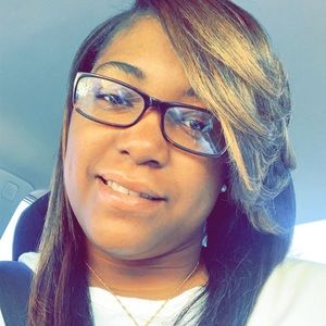 Meet your Posher, Desiree